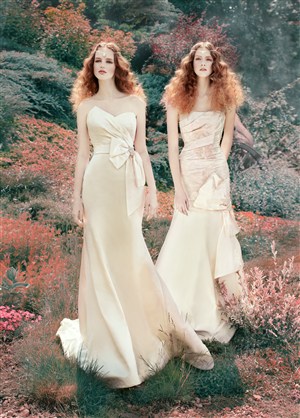 巴黎一丝不佳的走秀的背景故事简单